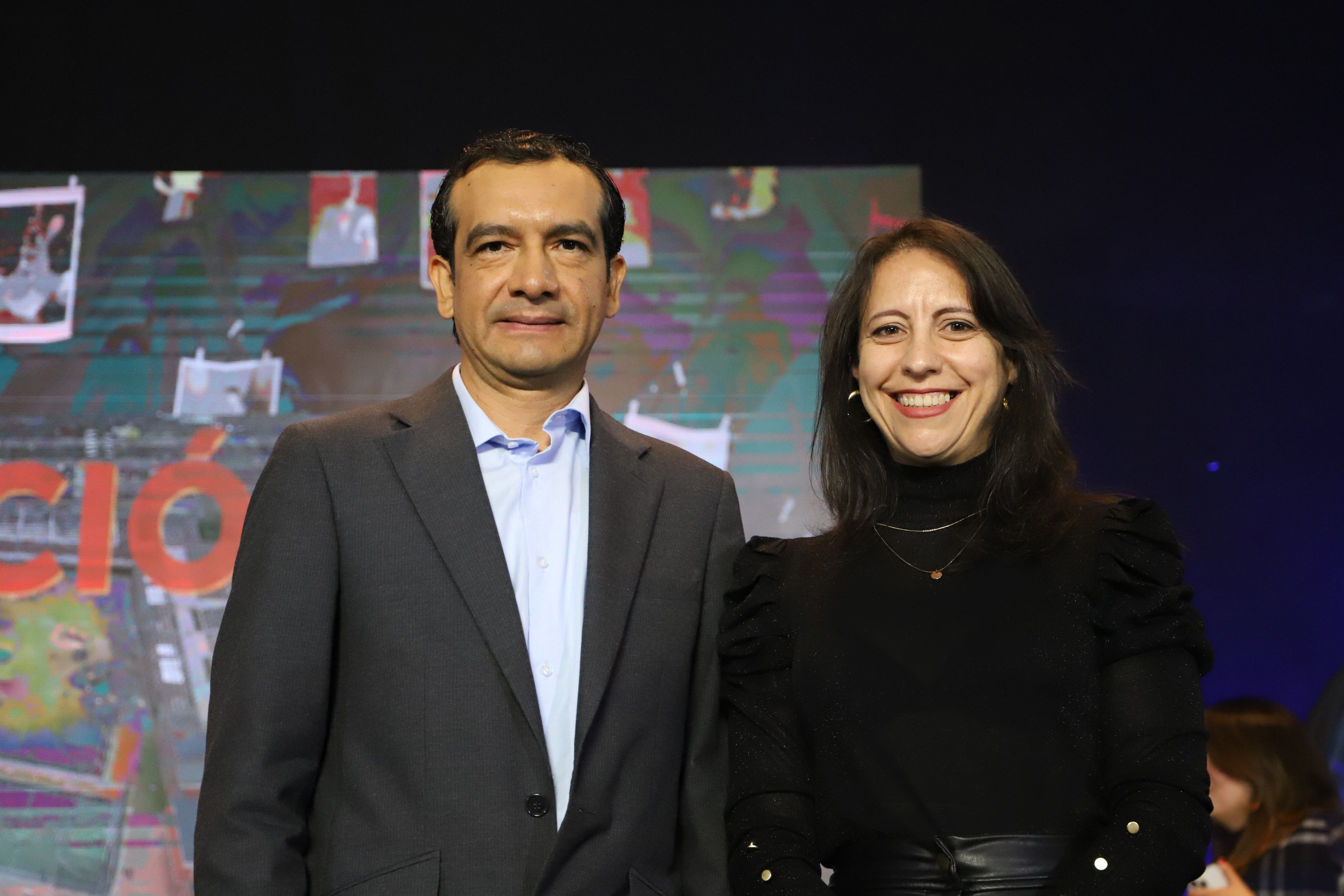 Foto de Jorge Verdugo junto a Eliana Figueroa Director y subdirectora del IDEP